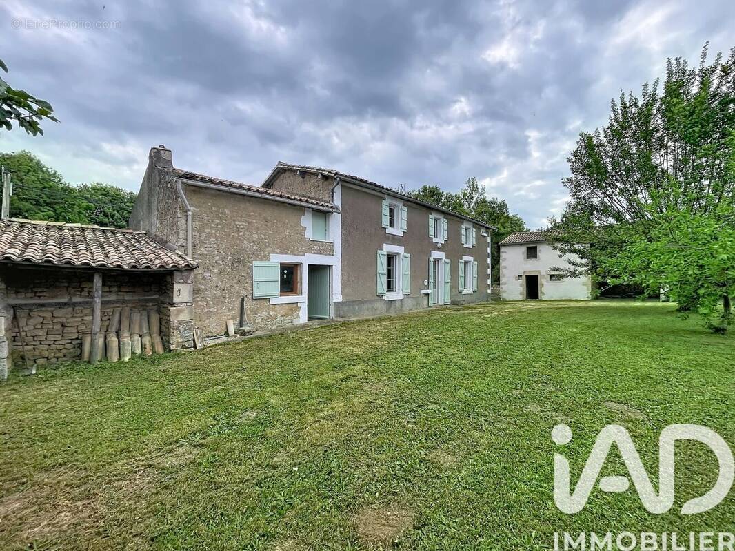 Photo 1 - Maison à GERMOND-ROUVRE