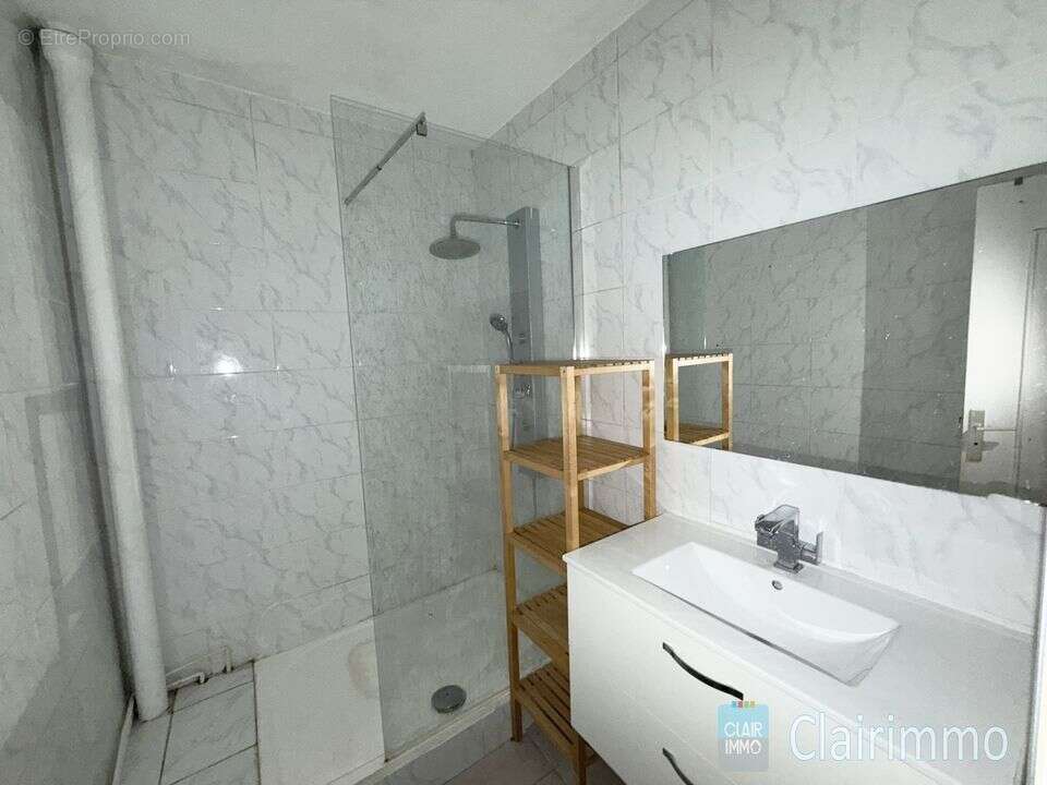 Appartement T4 a vendre - balcon - loggia - cave - calme - - Appartement à MARSEILLE-13E