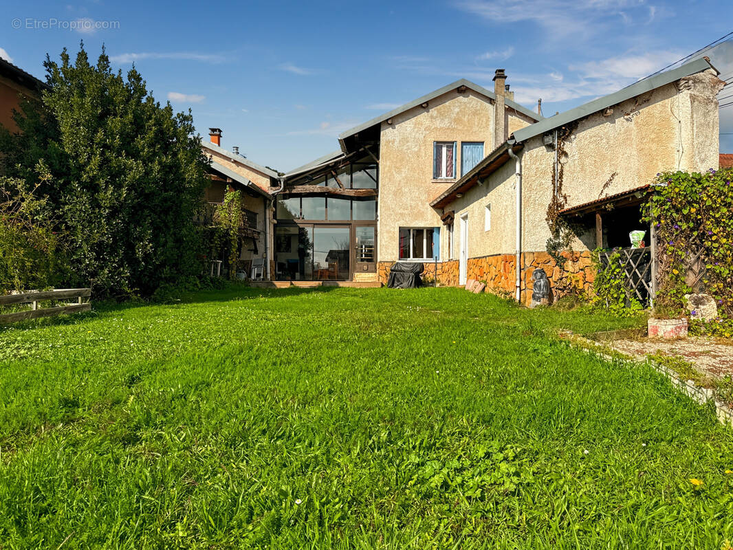 Maison à REYRIEUX
