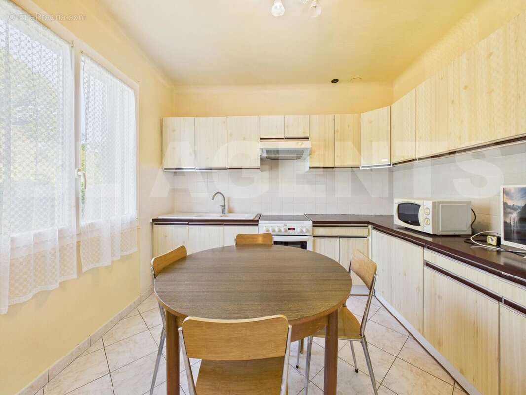 CAM04006G0-PR0040-STILL004 - Maison à SUCY-EN-BRIE