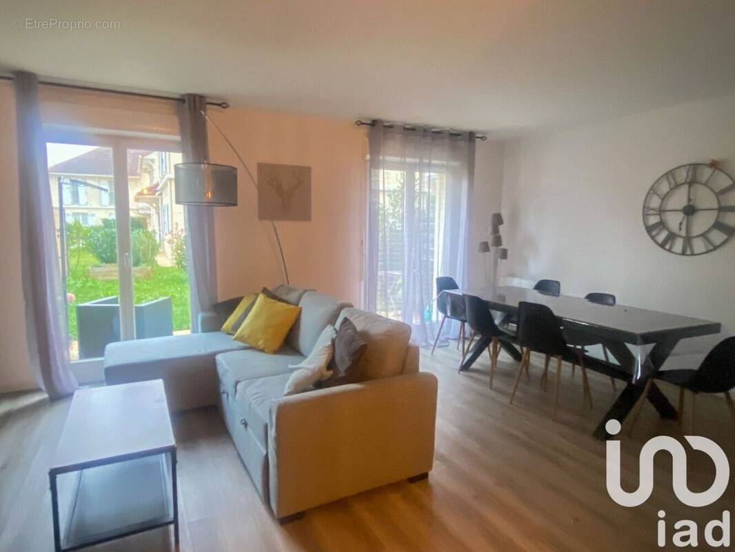 Photo 1 - Appartement à SAINT-MAUR-DES-FOSSES