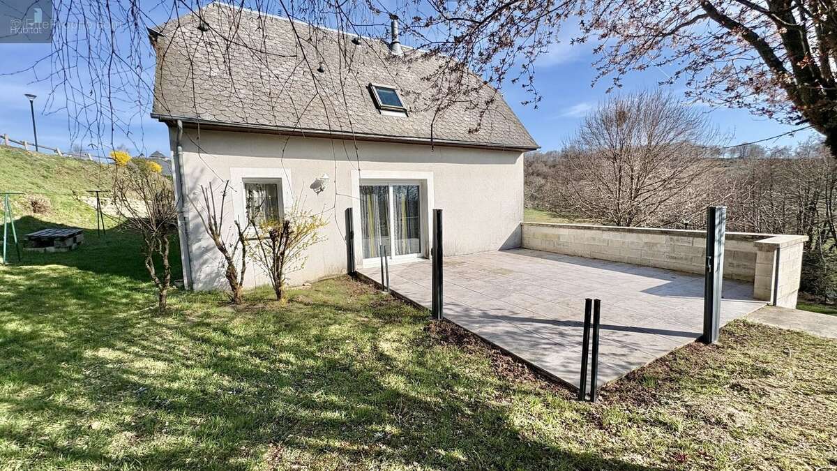 Maison à SOULAGES-BONNEVAL