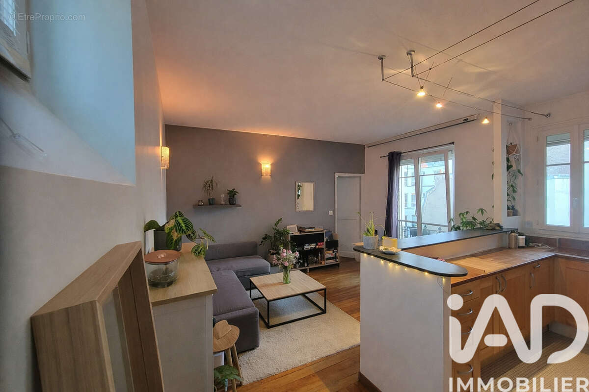 Photo 2 - Appartement à PARIS-18E