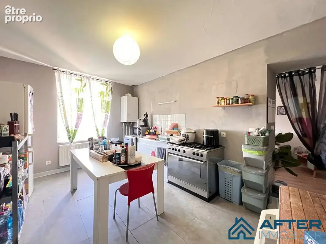 Appartement à MAIZIERES-LES-VIC