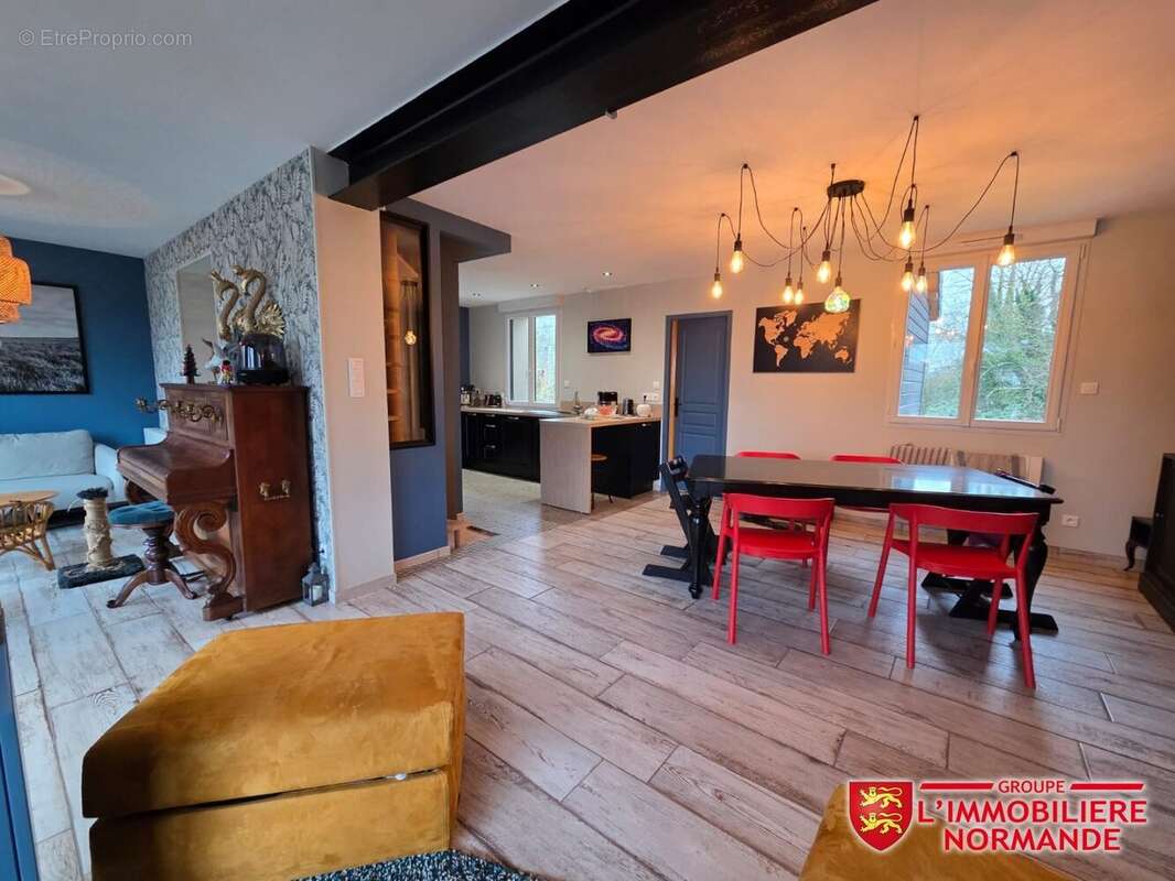 Maison à SAINT-PIERRE-DU-VAUVRAY