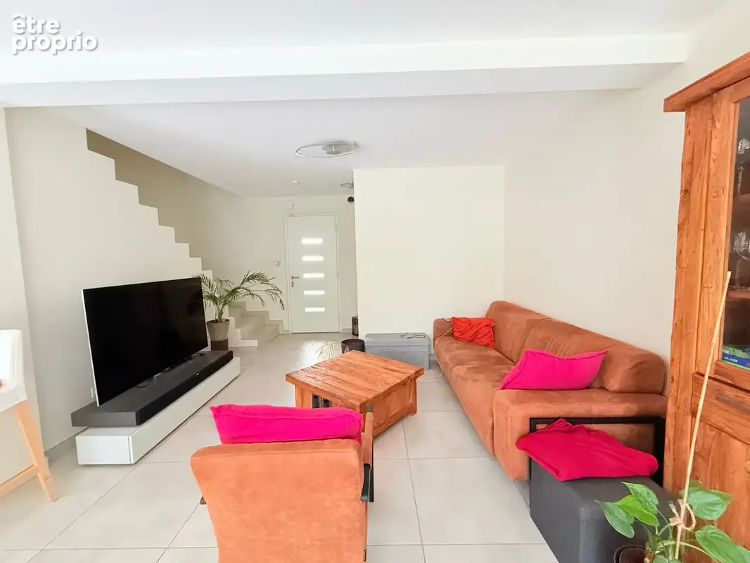 Roussy le village ( roussy le bourg ) - maison de 105 m2 sur 3.96 ares - photo 3