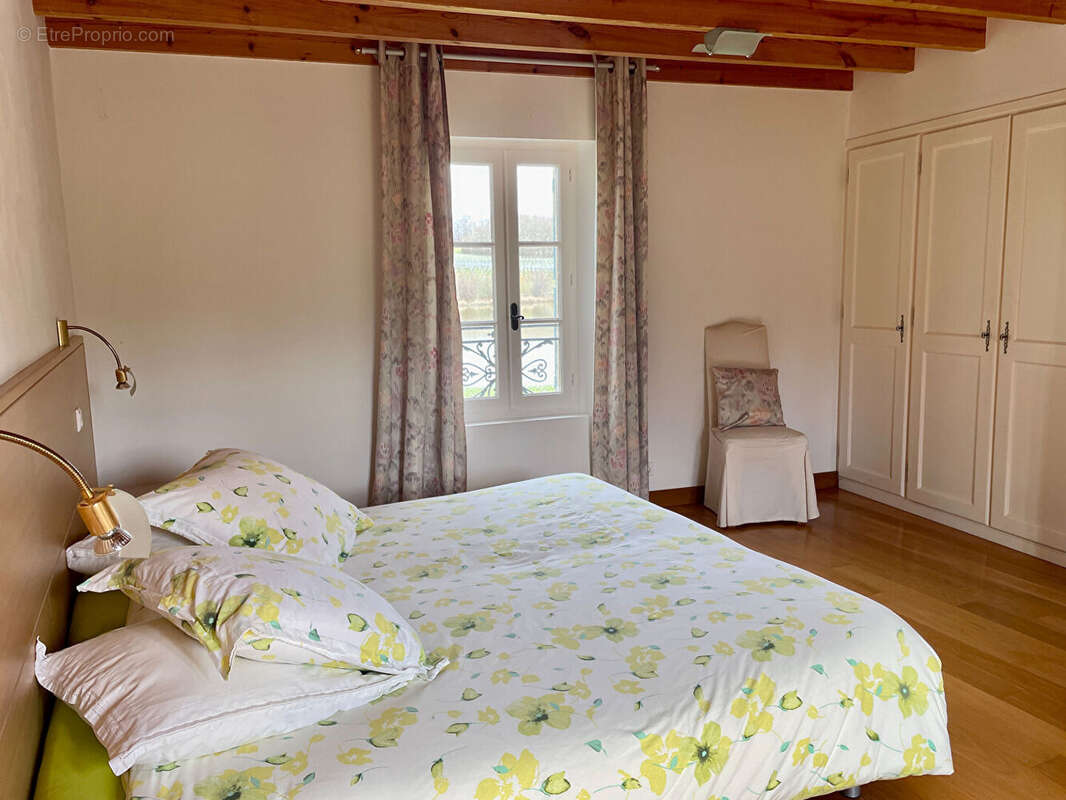 Maison à SAINT-EMILION