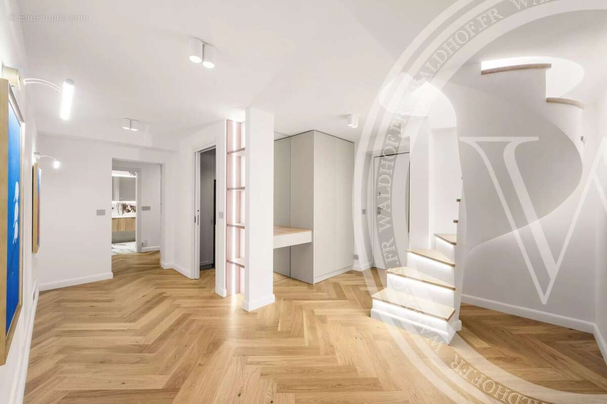 Duplex clé en main récemment rénové avec vue mer panoramique à Roquebrune-Cap-Martin - photo 14