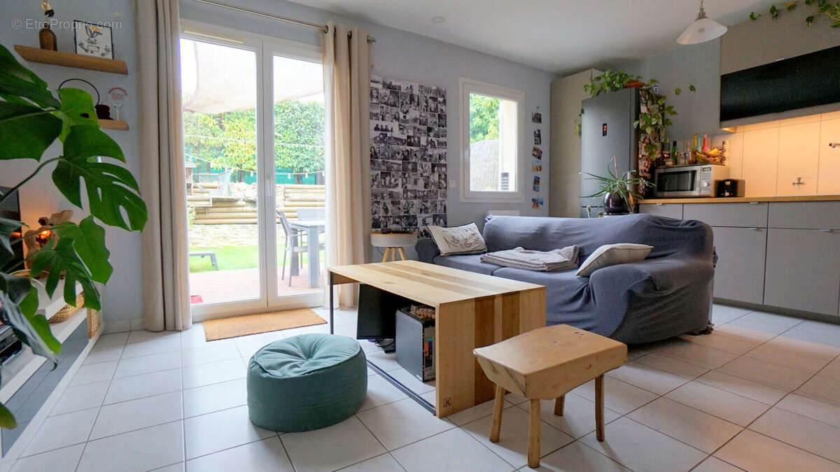 Maison à MEZIERES-SUR-SEINE