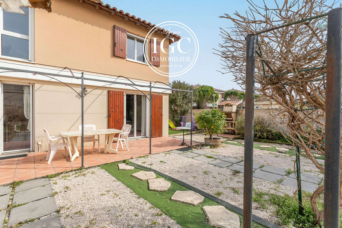 Maison à CHATEAUNEUF-LES-MARTIGUES
