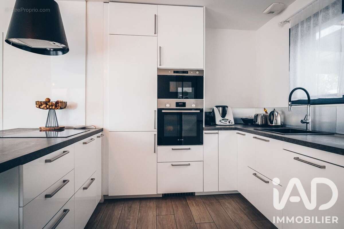 Maison 108 m² à Saint-Sebastien-Sur-Loire  - photo 2
