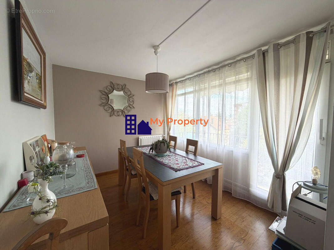 Appartement à HOUILLES