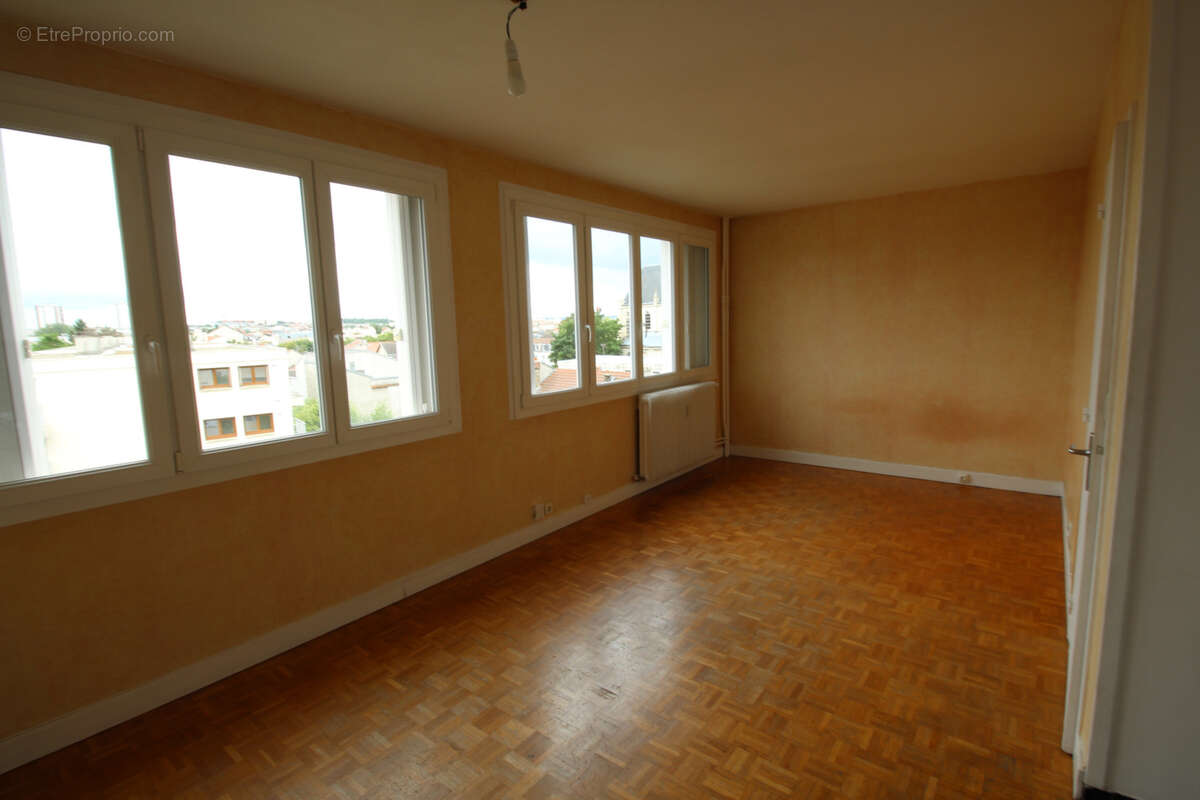 REIMS, quartier Jean Jaurès, Studio 26 m2 - photo 4