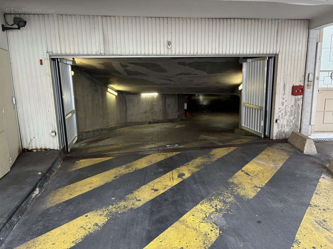 Parking à LEVALLOIS-PERRET