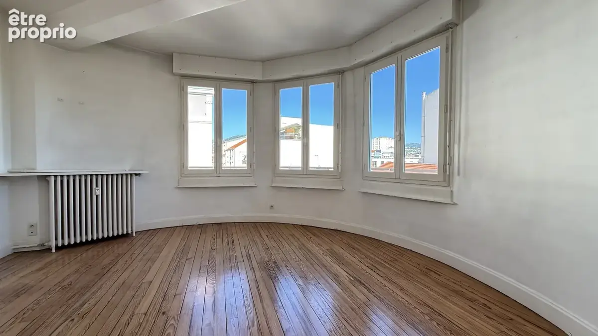 Appartement T4 lumineux centre-ville Clermont-Ferrand - photo 3