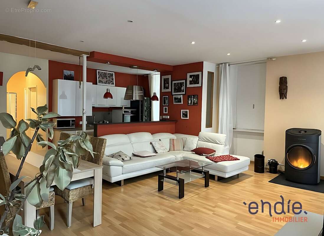 Appartement à EAUX-BONNES