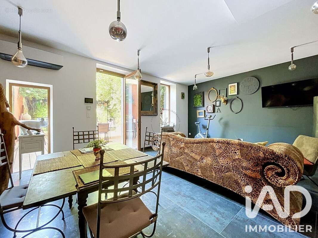 Maison 265 m² à Villeneuve-Les-Beziers  - photo 3