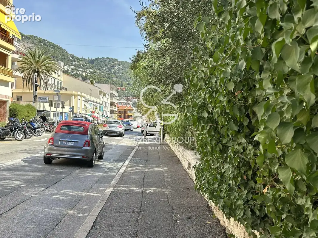 Commerce à VILLEFRANCHE-SUR-MER