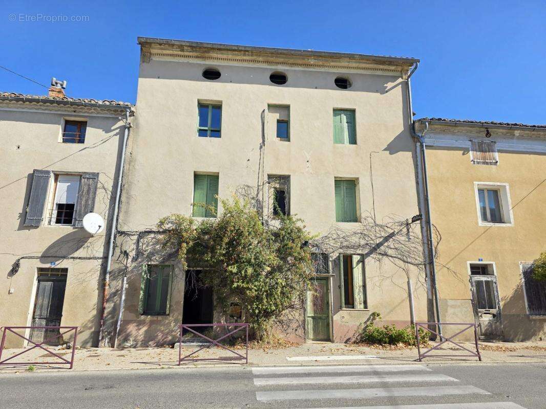 Appartement à MONTAREN-ET-SAINT-MEDIERS