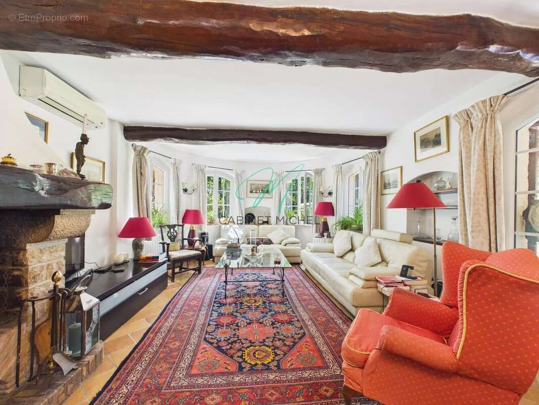 Maison à ROQUEFORT-LES-PINS