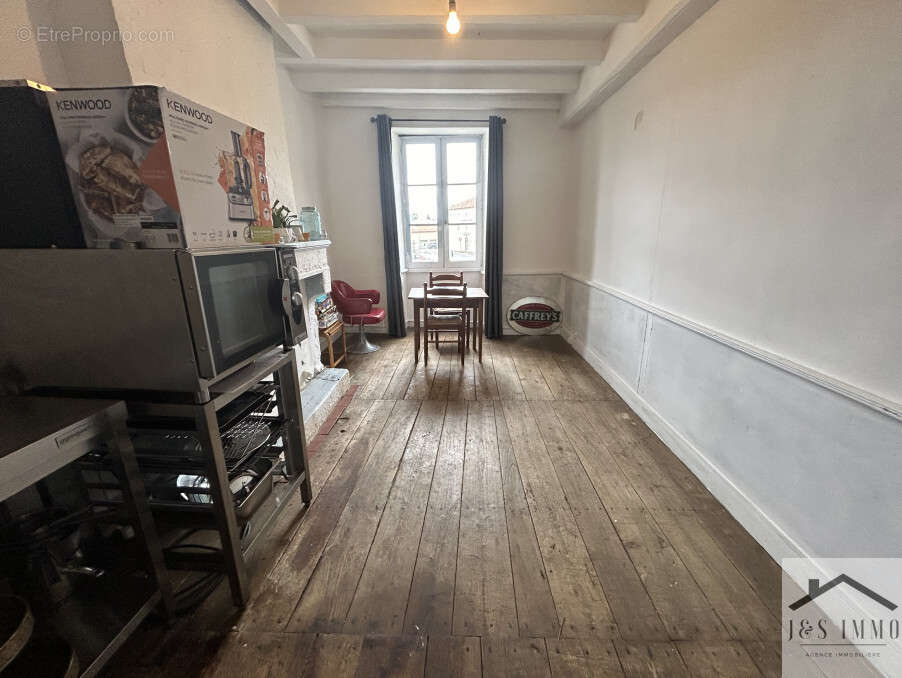 Autre à MONTEMBOEUF