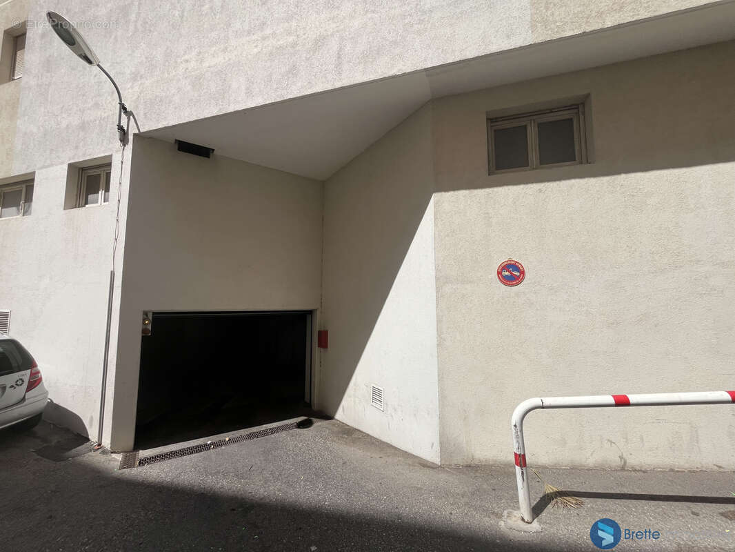Toulon st roch - appartement t2 renove - photo 7