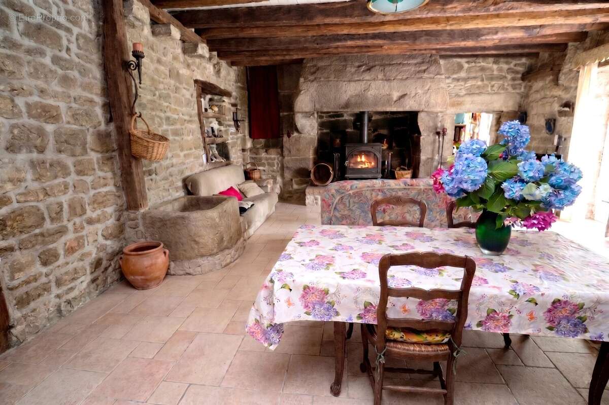 Maison à GLOMEL