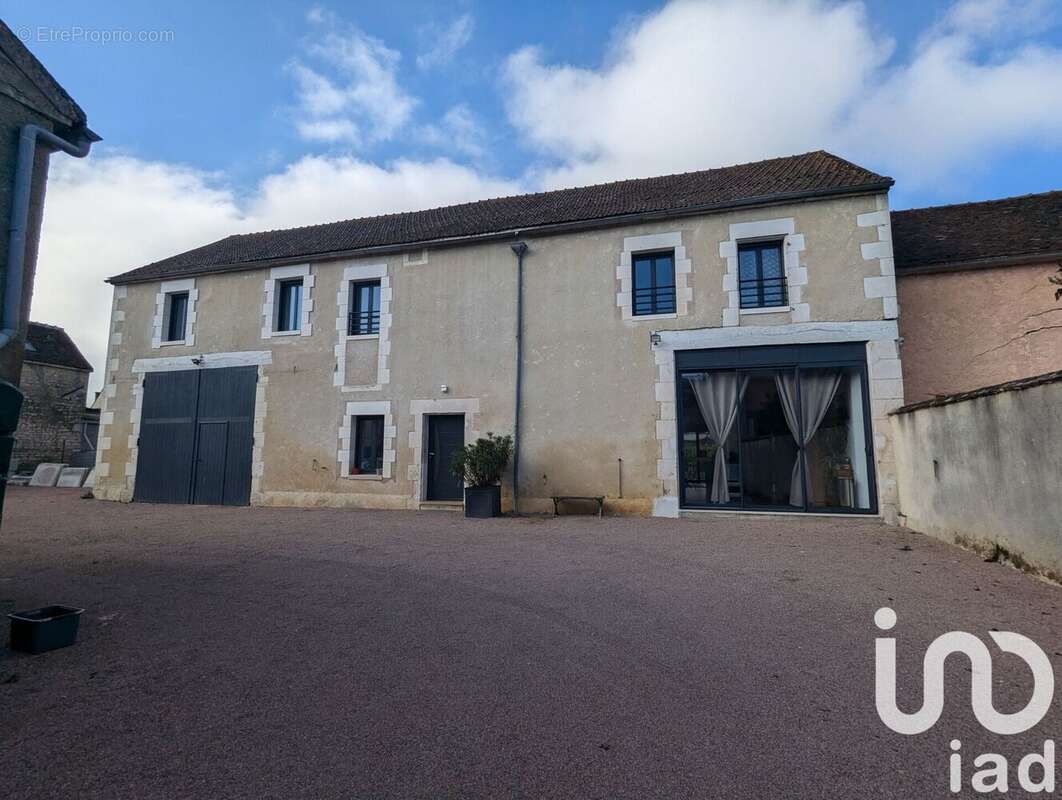 Maison 226 m² à Vallan  - photo 9
