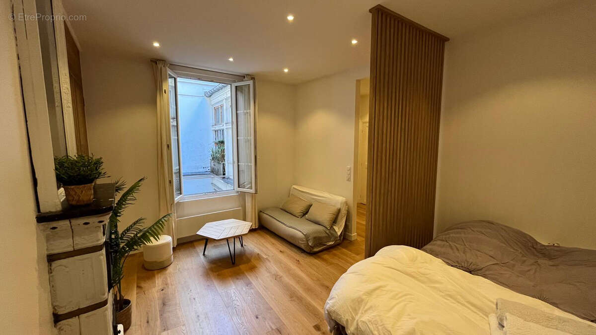 Appartement à PARIS-2E
