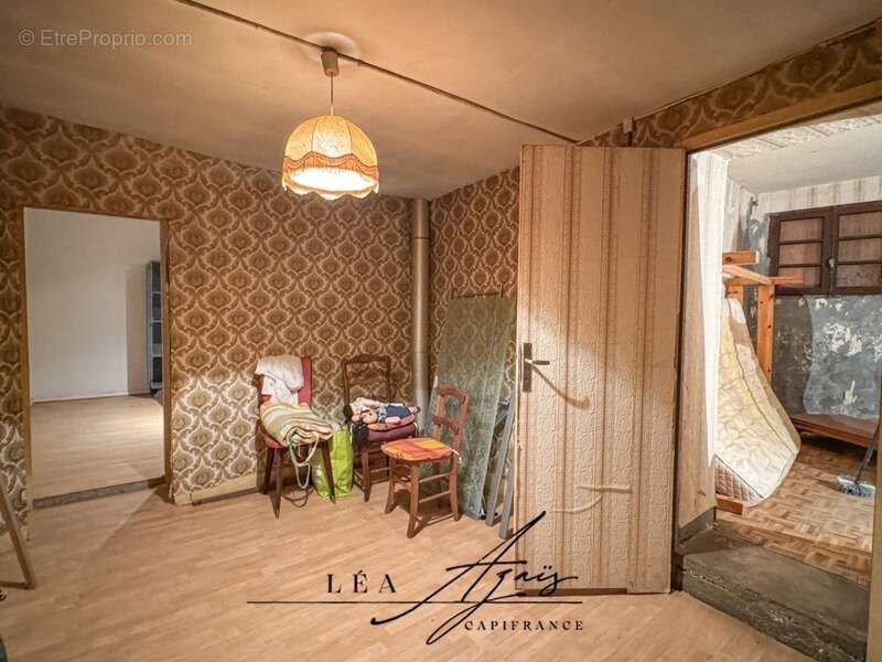 Maison à LAROQUE-DE-FA