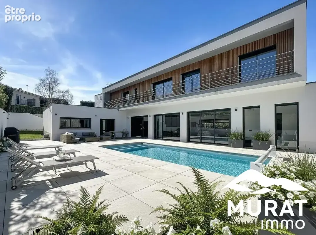 Photo Maison à Royat au prix de 955 000€