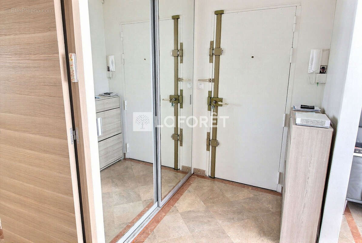 Appartement à VILLENEUVE-LA-GARENNE