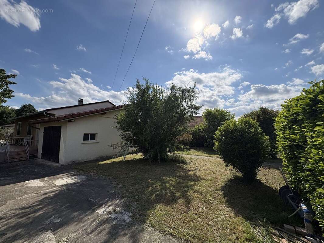 Maison à SAINT-ROMAIN-DE-JALIONAS