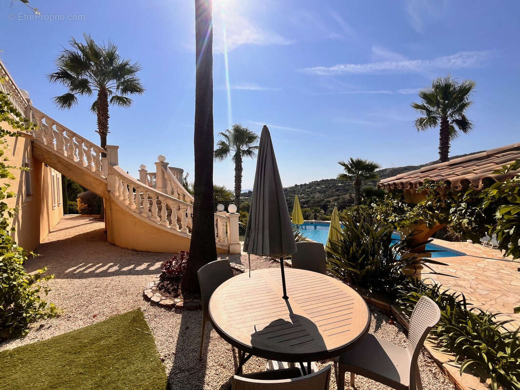 Maison à LES ISSAMBRES