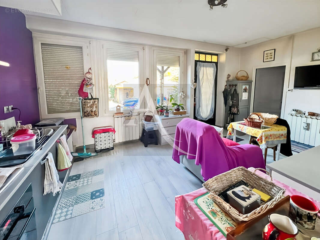 Maison à MONTAIGU-DE-QUERCY