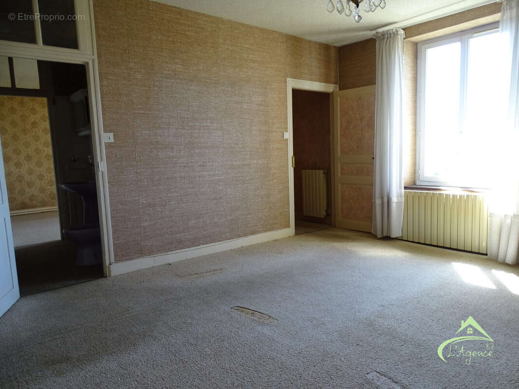 Maison à SAINT-JUNIEN