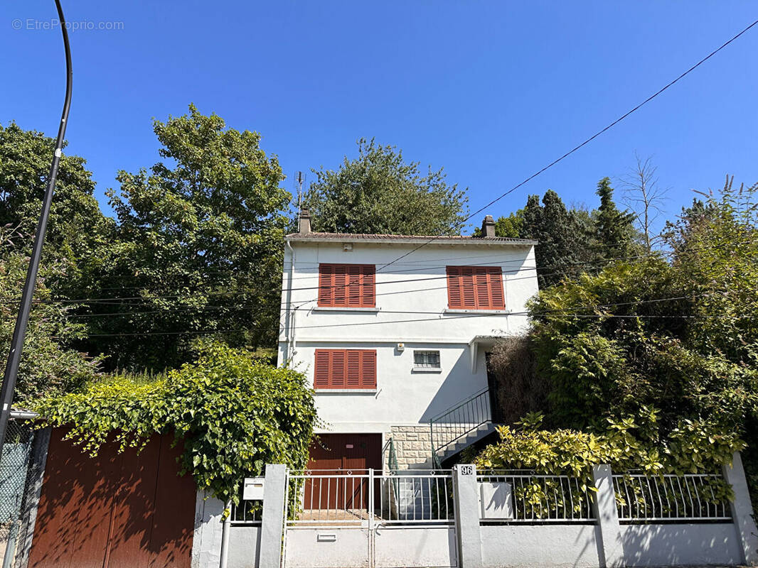 Maison à SARTROUVILLE