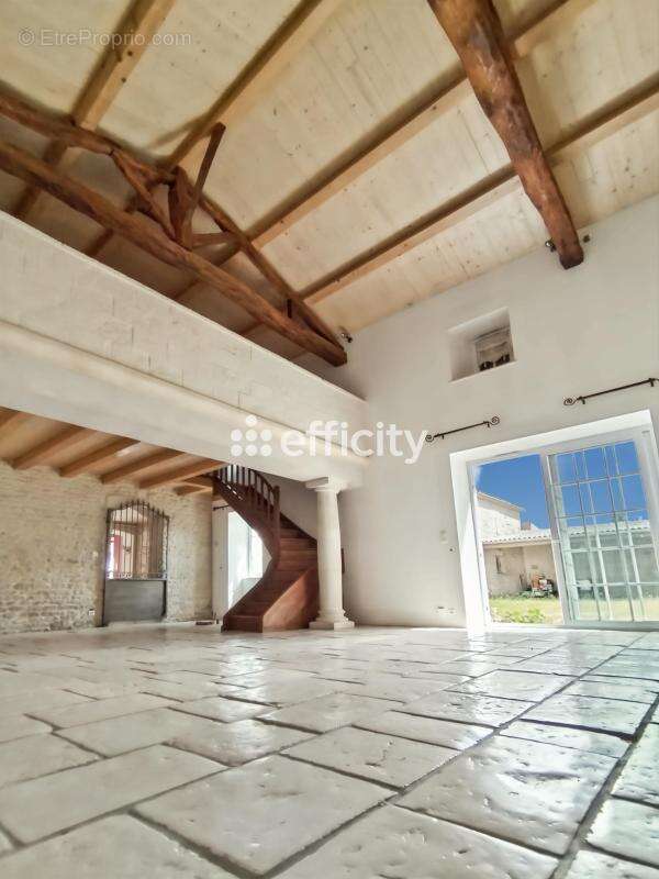 Maison 250 m² à Chambon  - photo 4