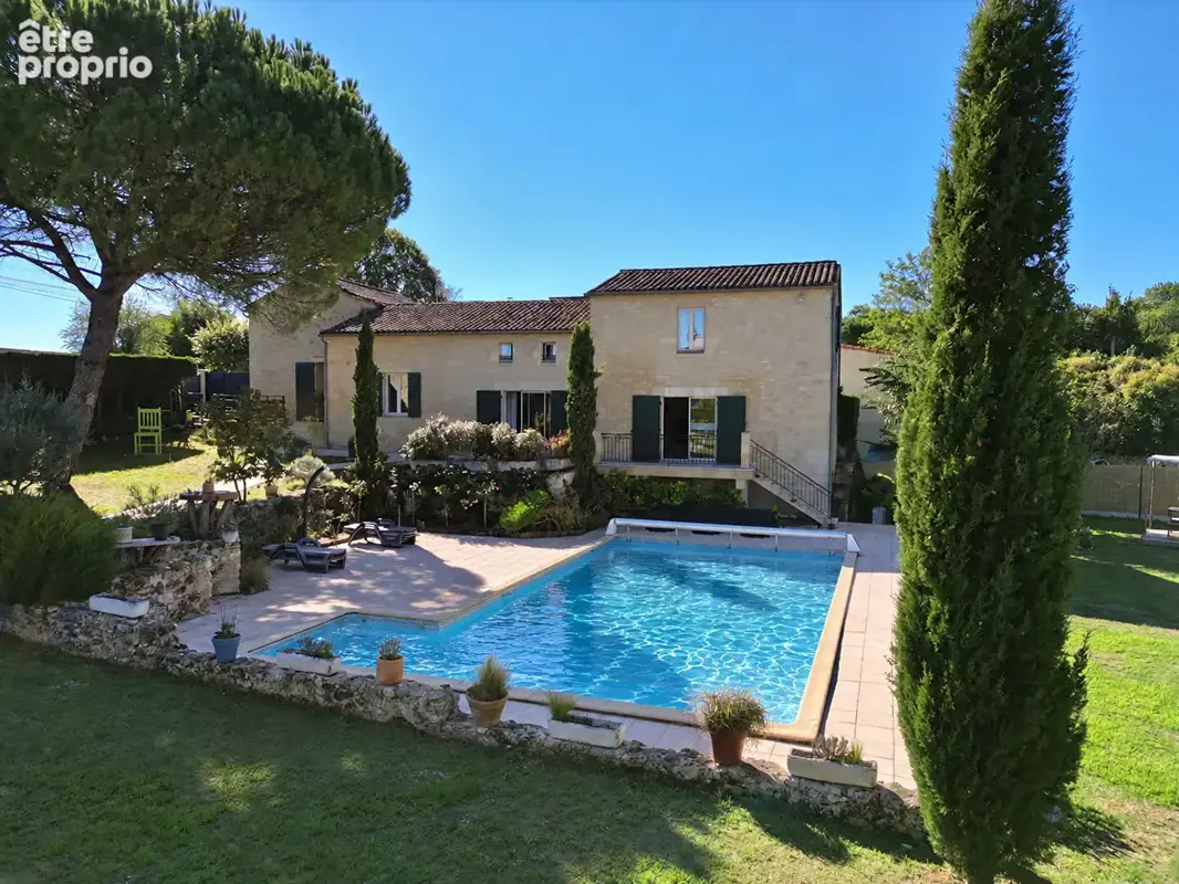 A proximité de Saint-Emilion, propriété de charme avec gîte et chambres d'hôtes - photo 1