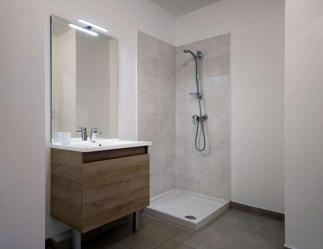 Appartement à LE MUY