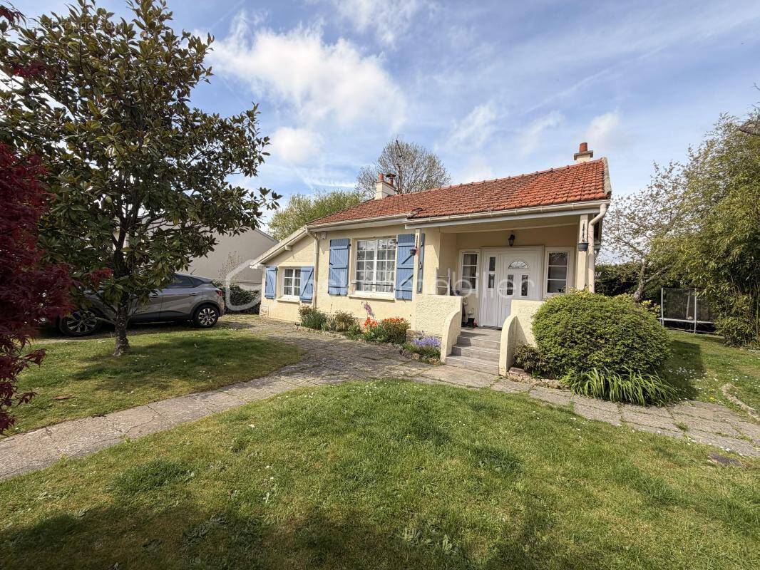 Maison à OZOUER-LE-VOULGIS