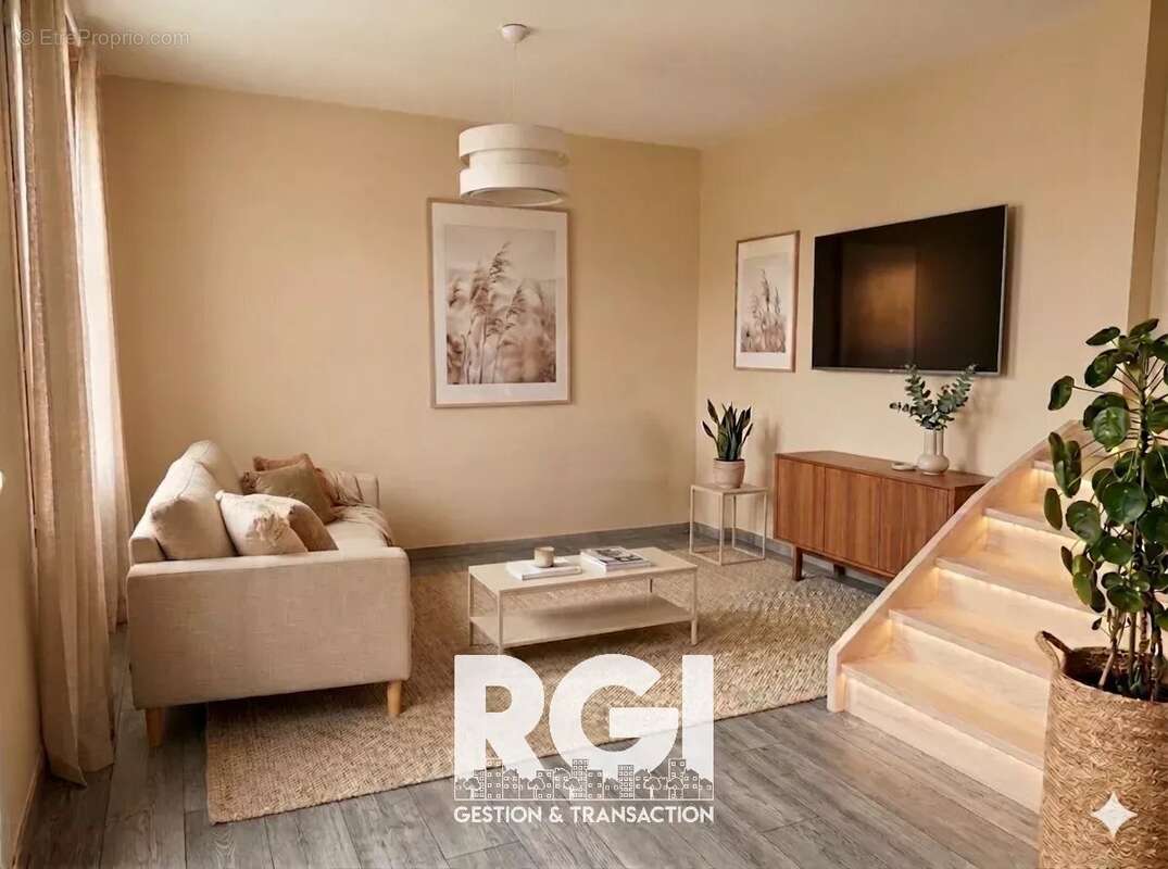 Maison à LE MESNIL-SAINT-DENIS