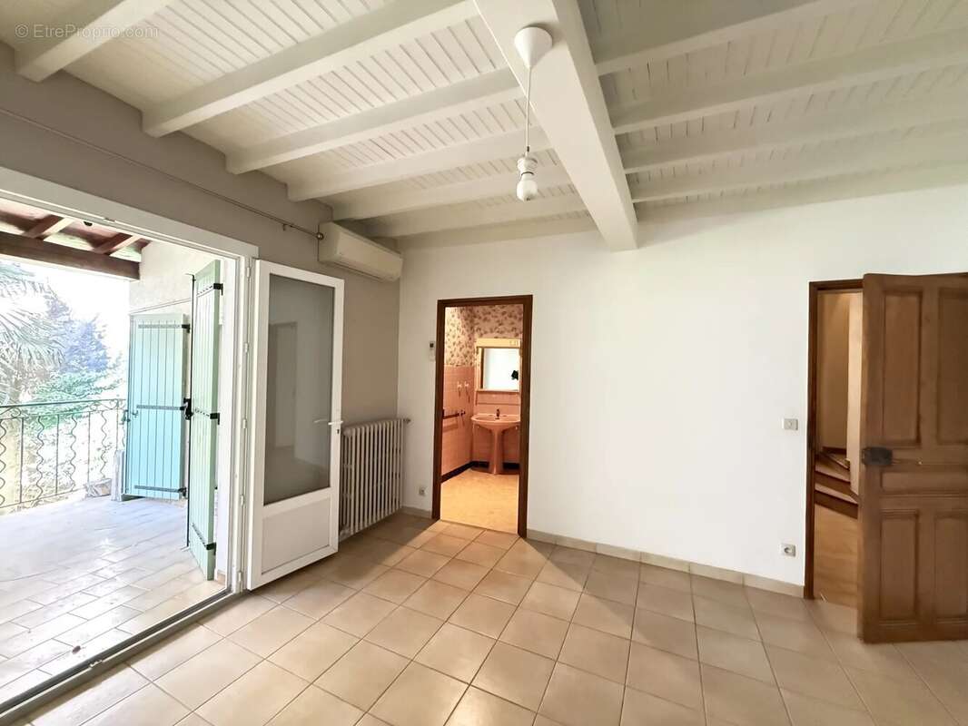 Maison 5 pièces avec jardin et terrasse - photo 9