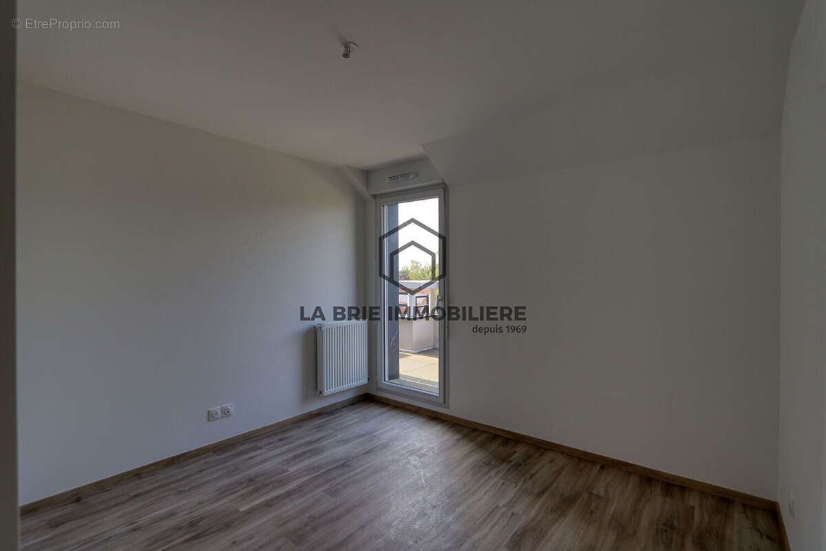 Appartement à EMERAINVILLE