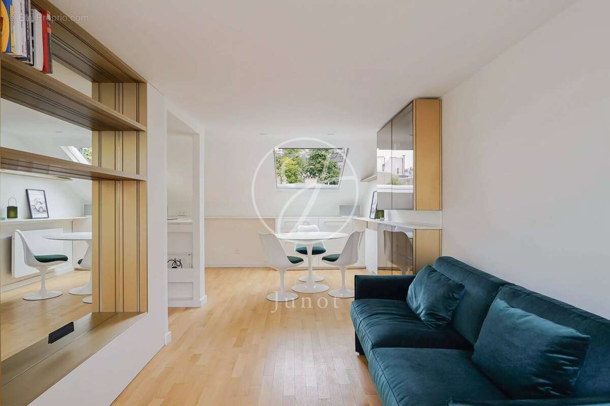 Appartement à PARIS-9E