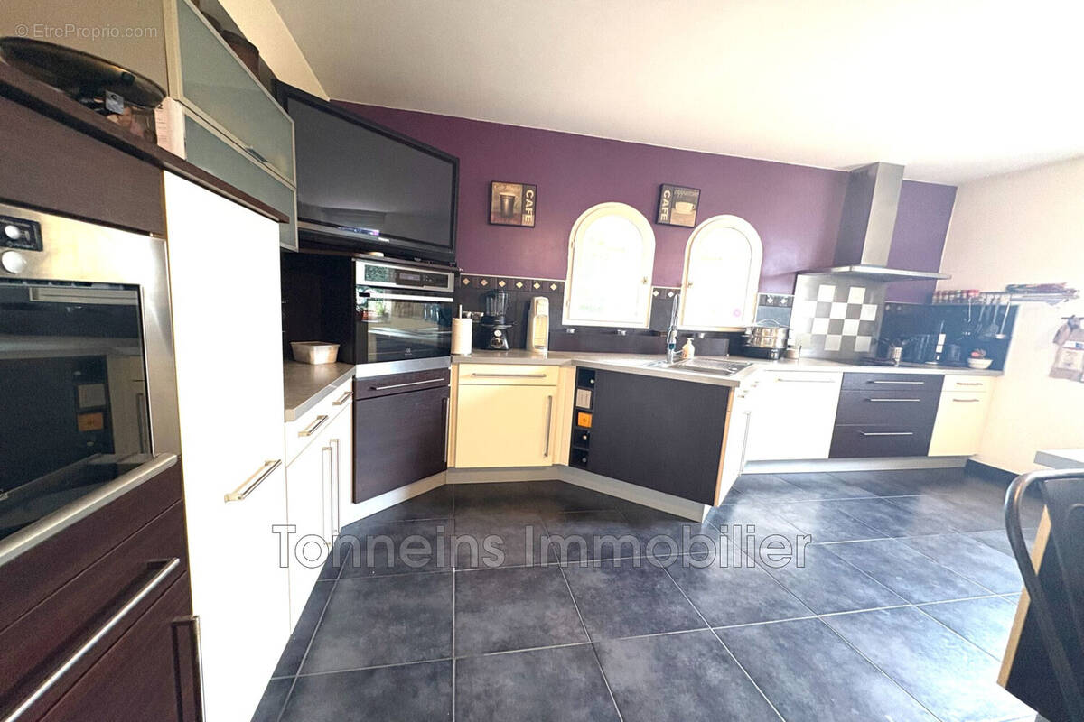 Maison 190 m² à Tonneins  - photo 6