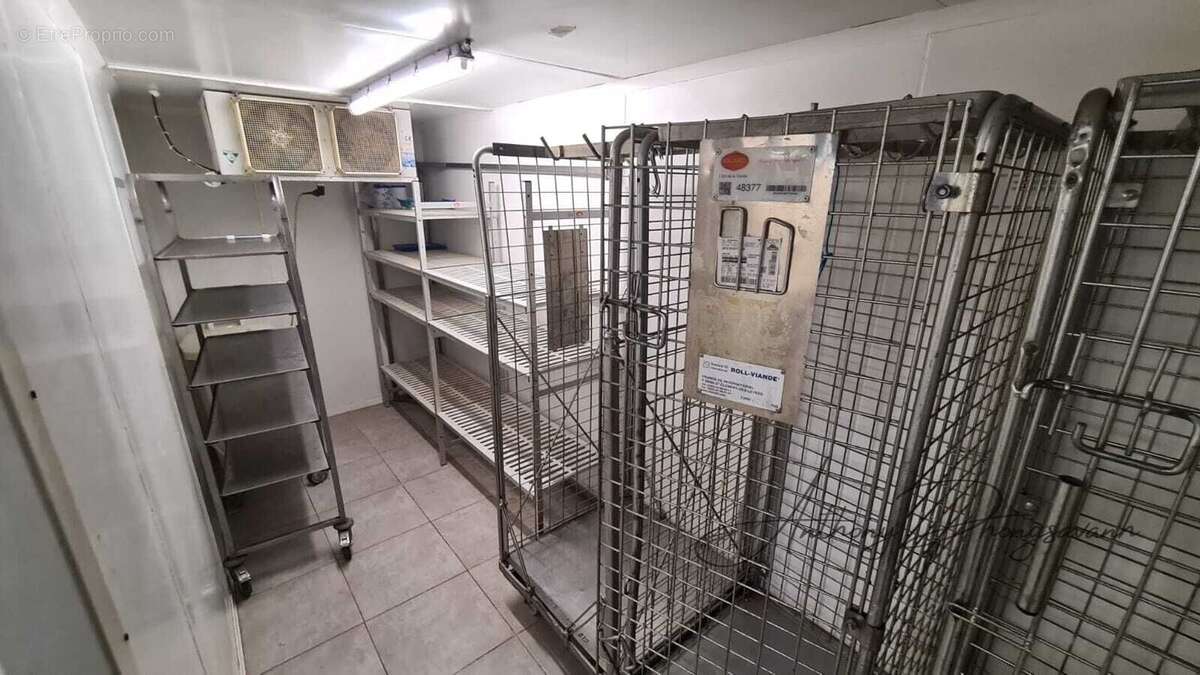 Commerce 52 m² à Linas  - photo 4