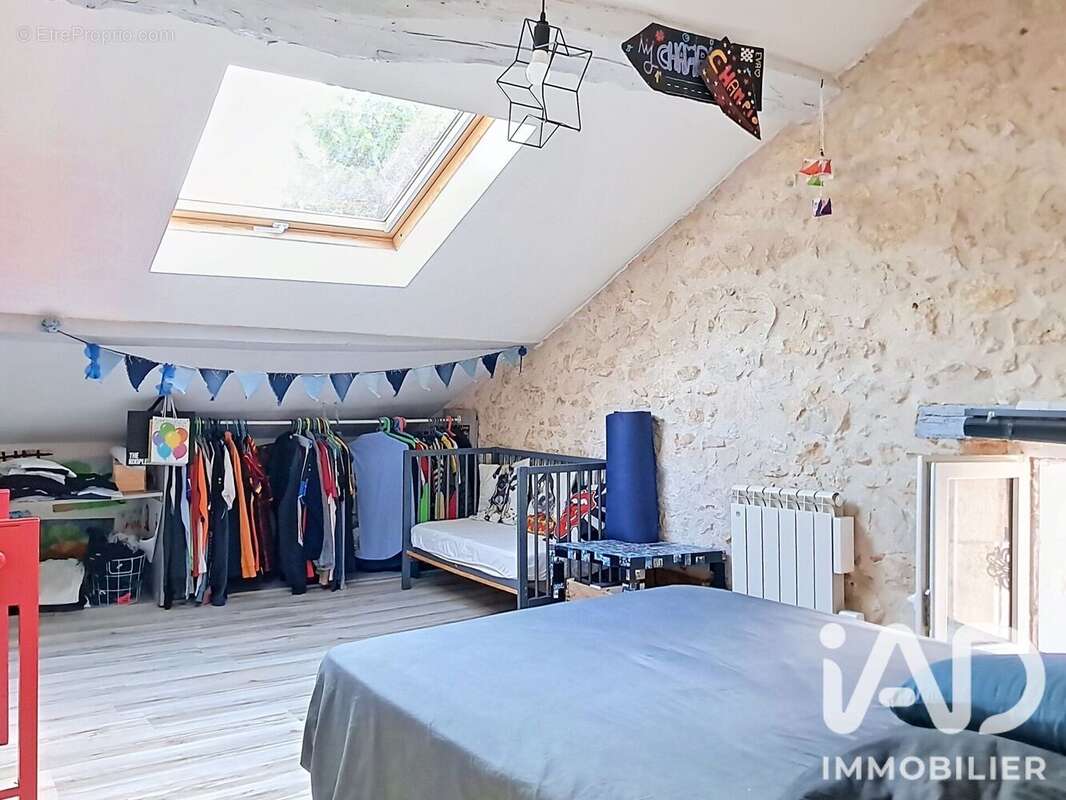 Photo 8
