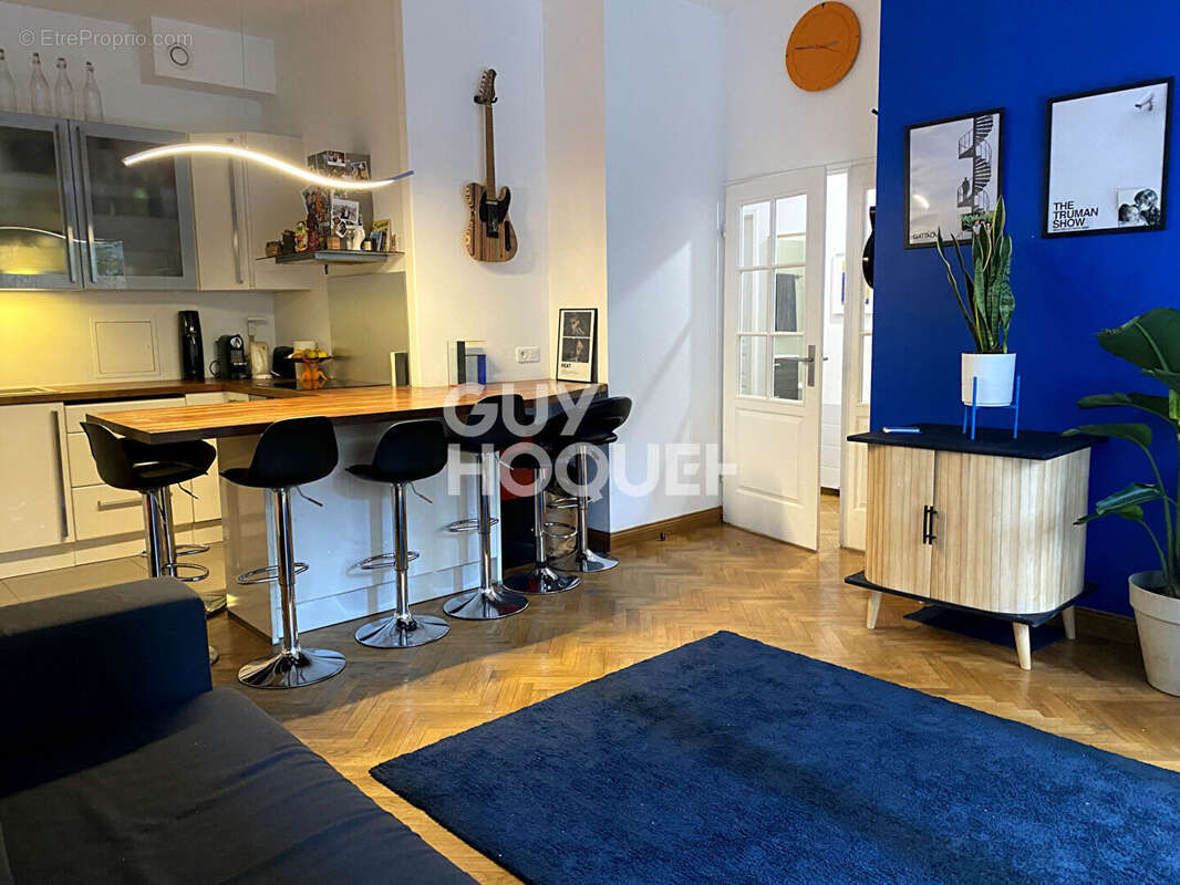 Appartement à PARIS-15E