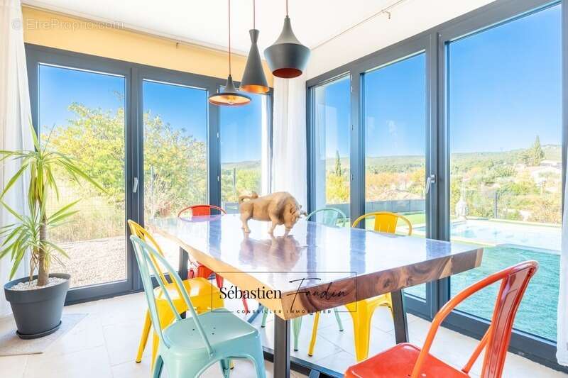 Maison à LE CASTELLET